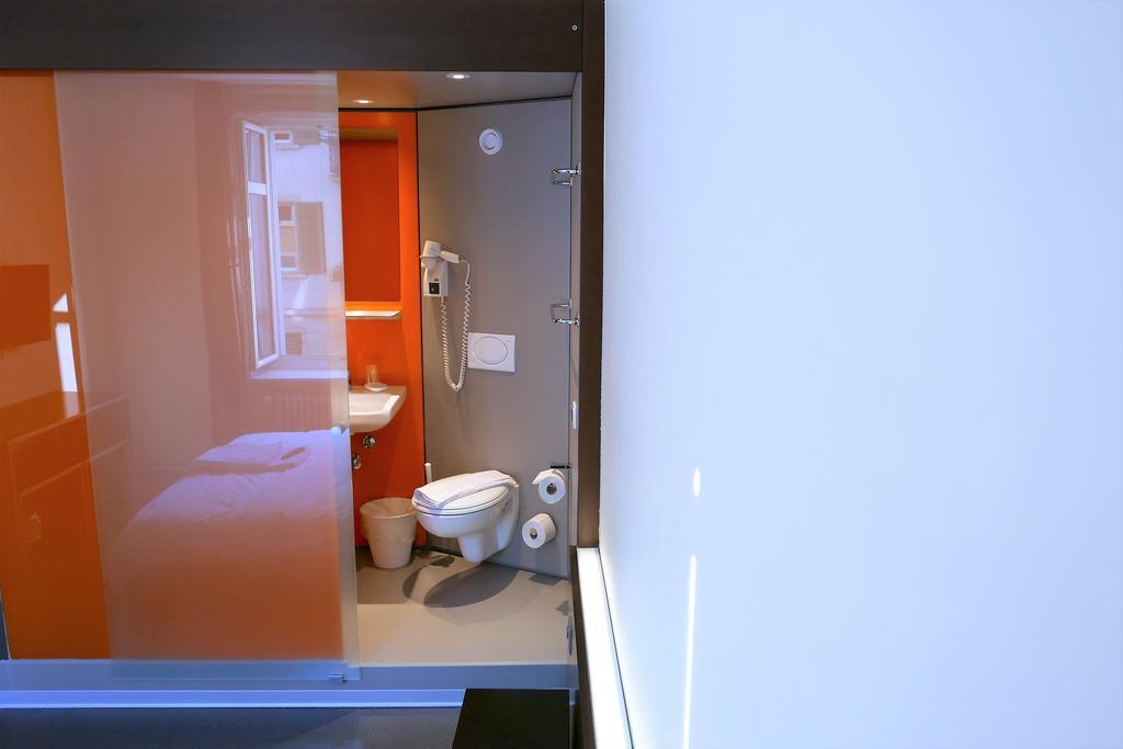 Easyhotel Centre होटल