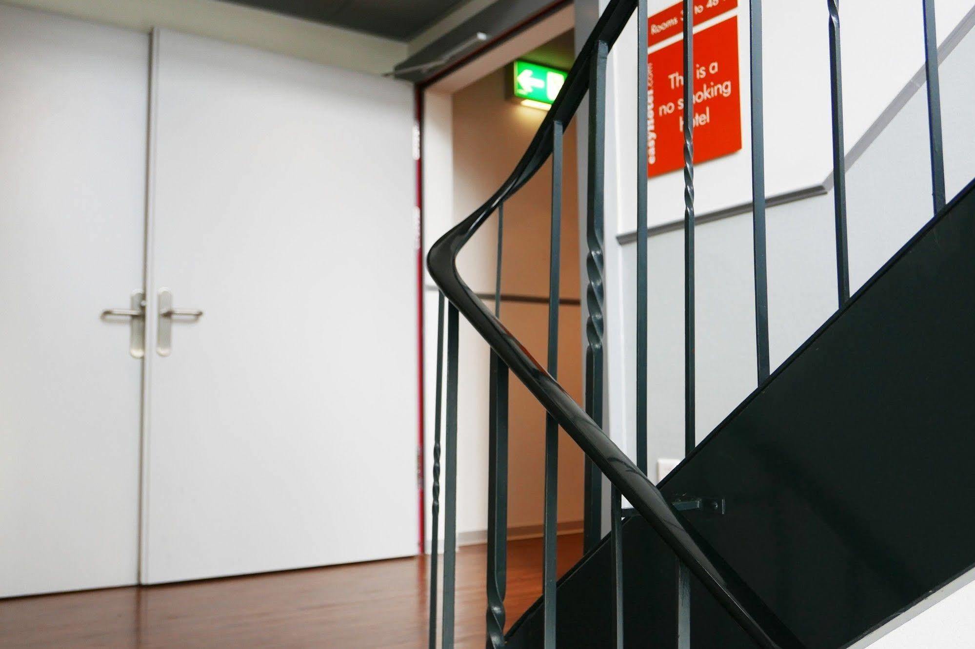 होटल Easyhotel Centre